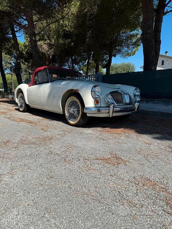 Usata MG MGA 1960 Bianco Cabrio