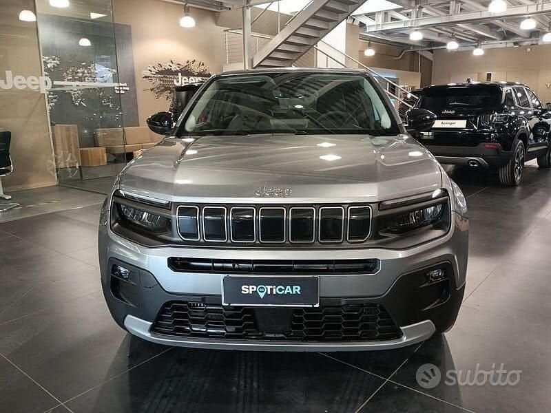 Nuova Jeep Avenger Altitude 100 CV (73 kW) 2025 Grigio SUV