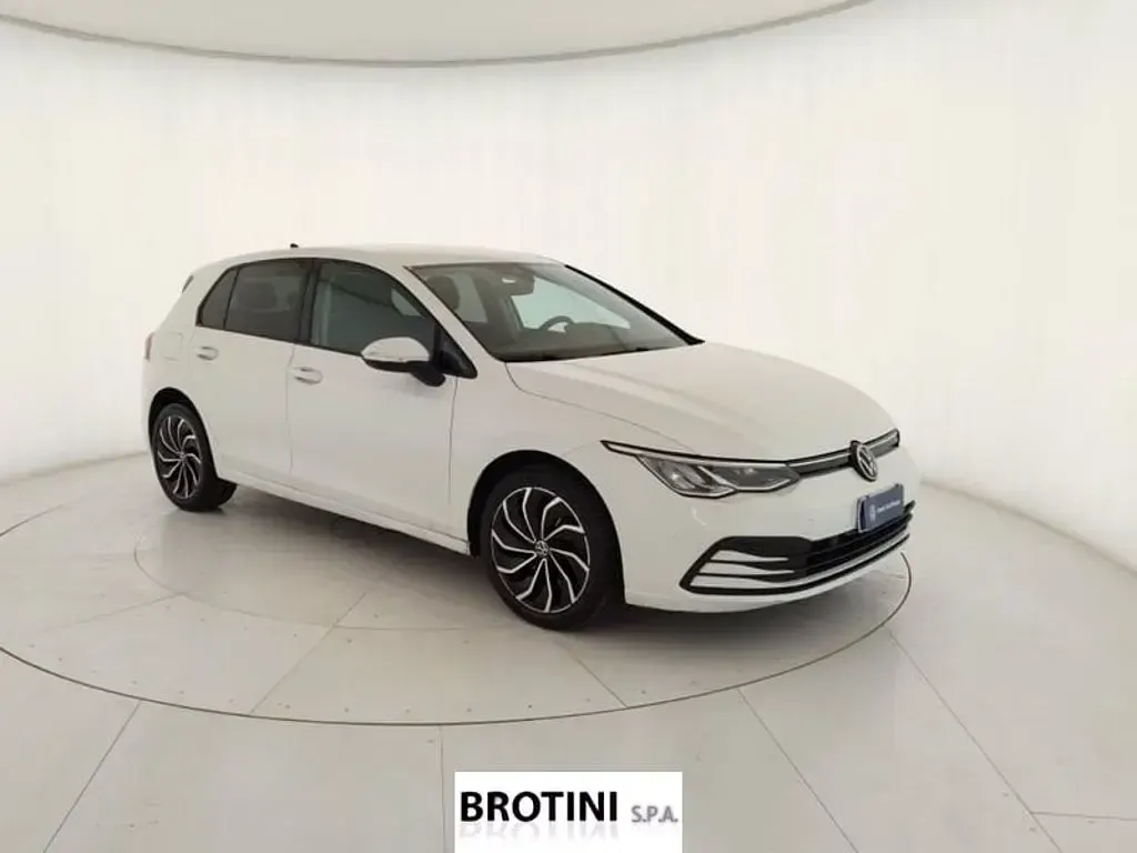 Usata VW Golf VIII Life 110 CV (80 kW) 2023 Bianco Berlina