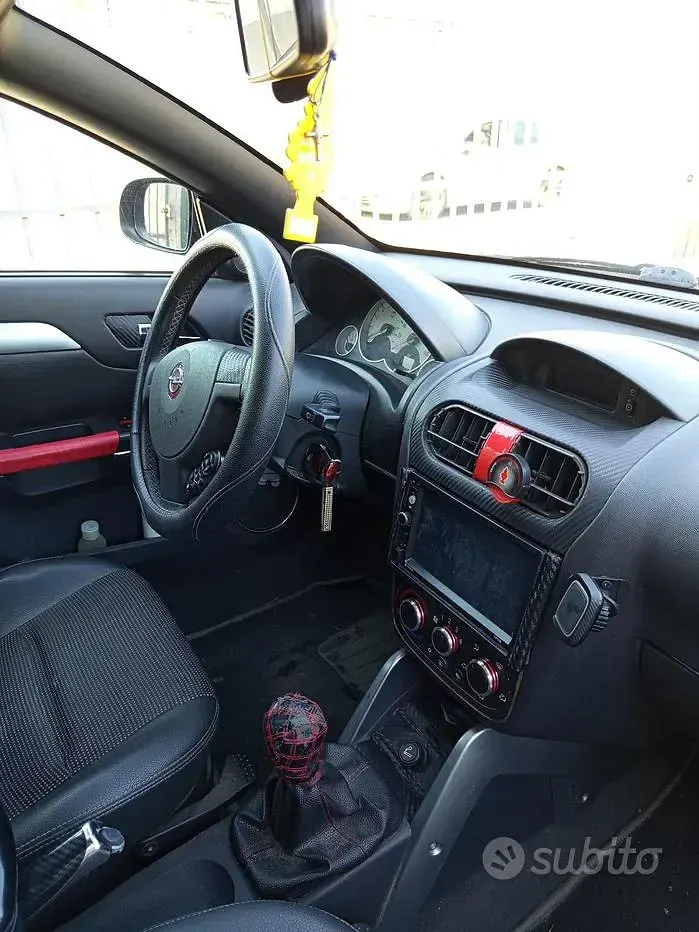 Usata Opel Tigra 69 CV (50 kW) 2007 Nero Cabrio