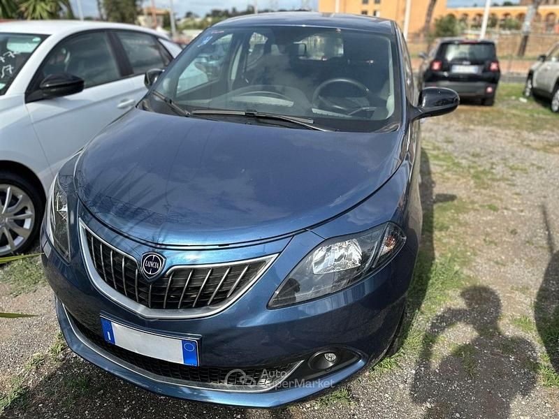 Usata Lancia Ypsilon S 70 CV (51 kW) 2024 Blu Utilitaria