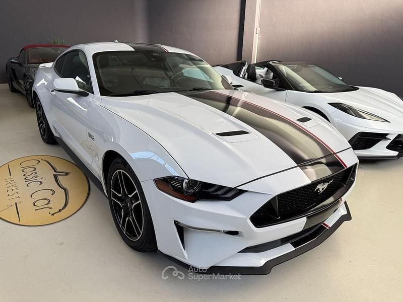 Usata Ford Mustang GT Fastback 449 CV (330 kW) 2022 Bianco Coupé