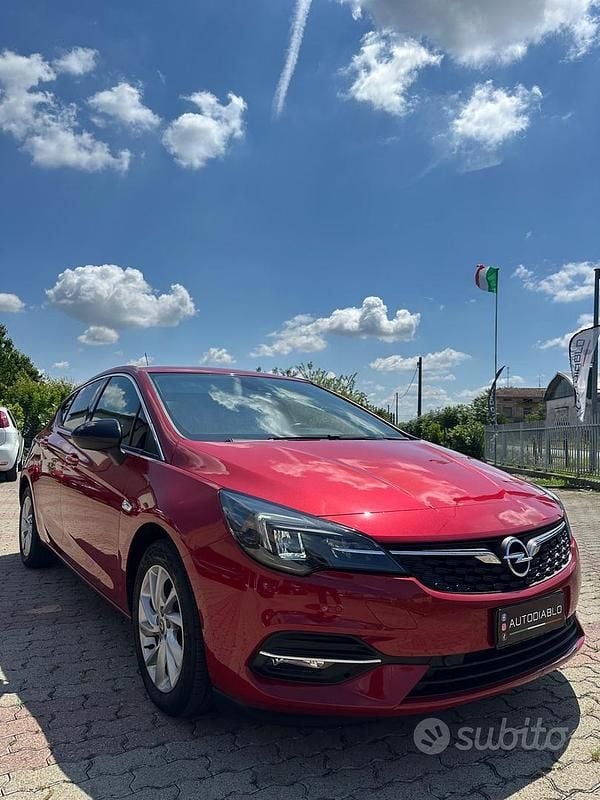 Usata Opel Astra Business Elegance 122 CV (89 kW) 2021 Rosso Berlina