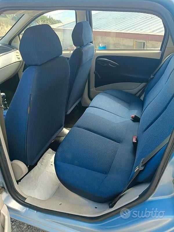 Usata Fiat Punto 2004 Blu Utilitaria