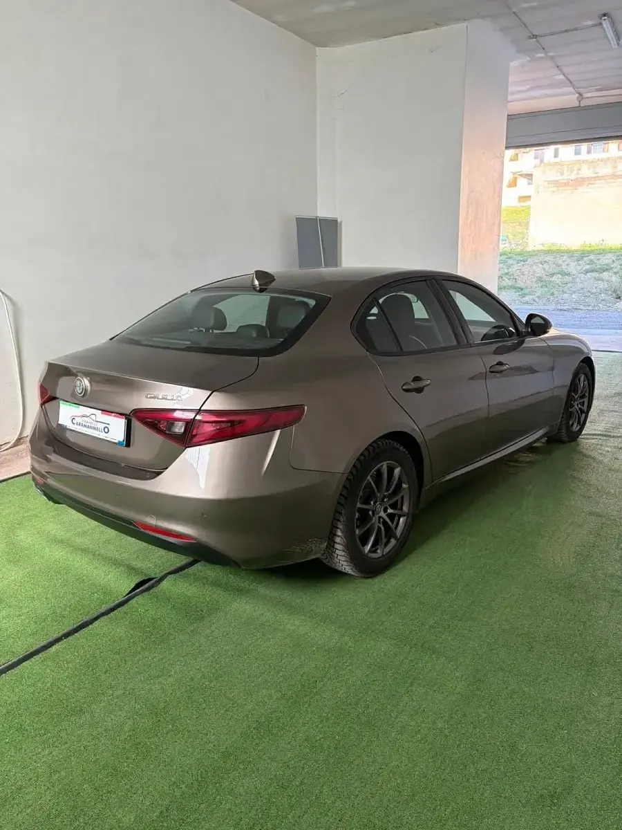Gebraucht Alfa Romeo Giulia Super 160 PS (117 kW) 2018 Braun Limousine