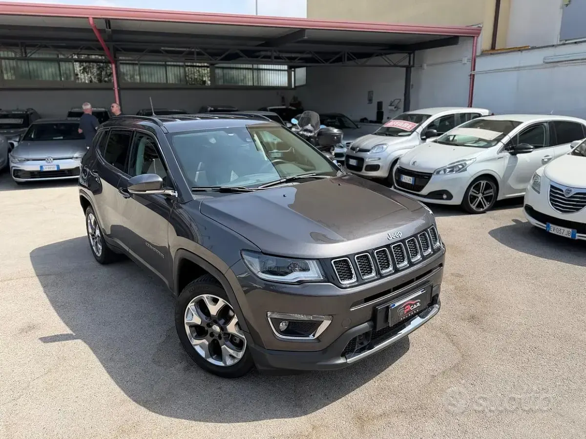 Usata Jeep Compass Limited 170 CV (125 kW) 2019 Grigio SUV
