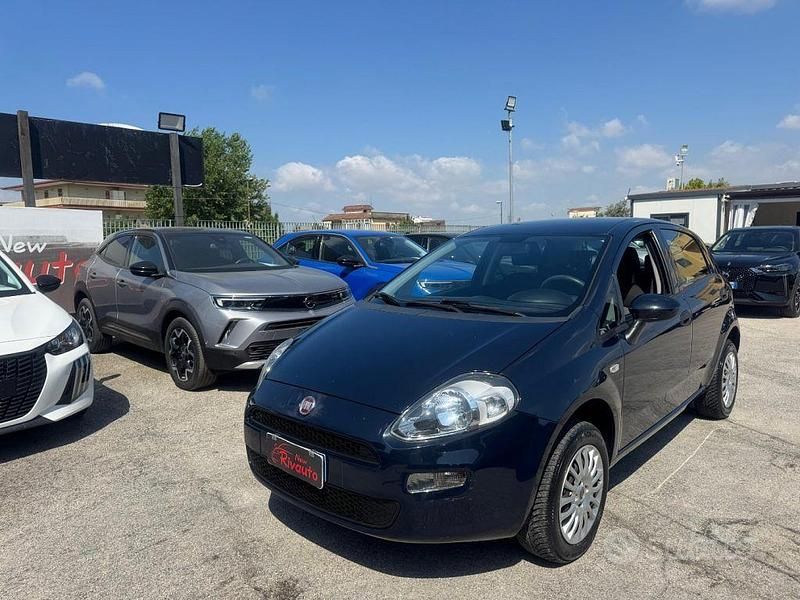 Usata Fiat Punto Street 77 CV (56 kW) 2015 Blu Utilitaria