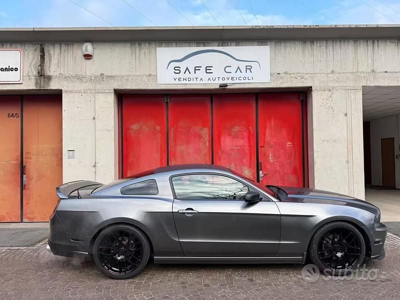 Usata Ford Mustang 305 CV (224 kW) 2014 Grigio Coupé