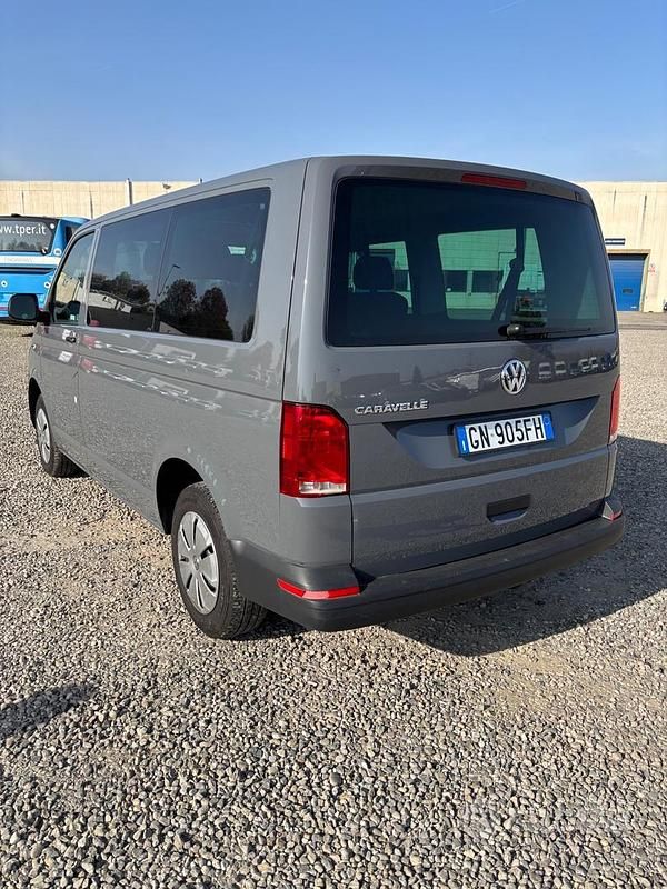 Usata VW Caravelle Trendline 110 CV (80 kW) 2023 Giallo Monovolume