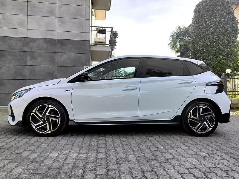 Usata Hyundai i20 N Line 101 CV (74 kW) 2024 Bianco Utilitaria
