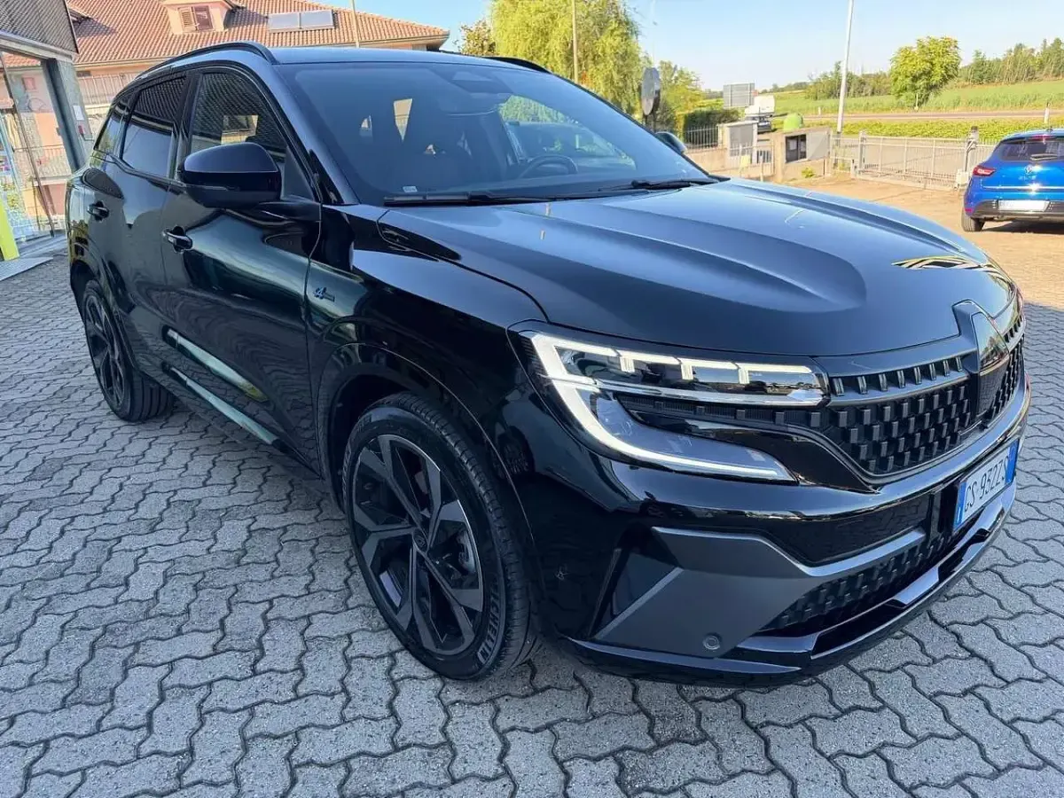 Usata Renault Austral Iconic Esprit Alpine 199 CV (146 kW) 2024 Nero SUV