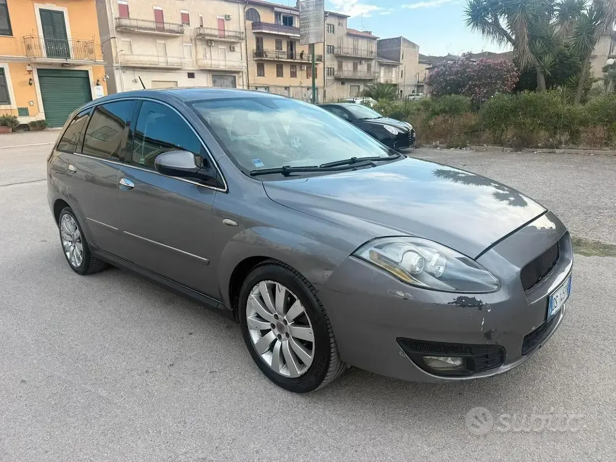 Usata Fiat Croma Emotion 150 CV (110 kW) 2009 Beige Station wagon