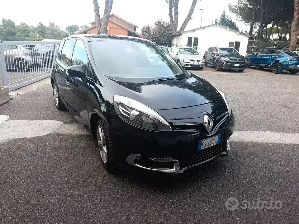 Usata Renault Scénic III 110 CV (80 kW) 2013 Nero Monovolume
