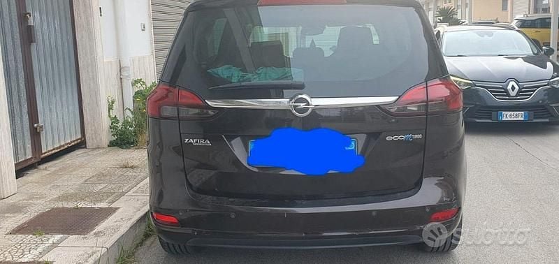 Usata Opel Zafira 150 CV (110 kW) 2014 Marrone Monovolume