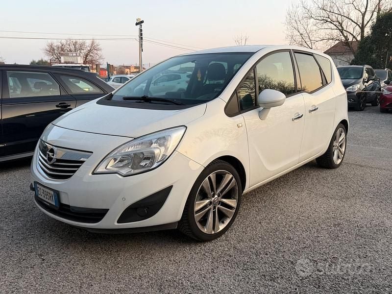 Usata Opel Meriva 120 CV (88 kW) 2011 Bianco Monovolume