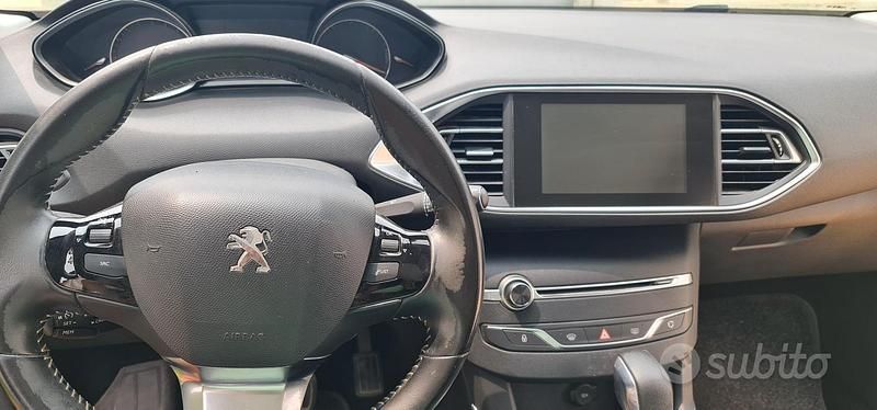 Usata Peugeot 308 SW Allure 120 CV (88 kW) 2015 Nero Station wagon