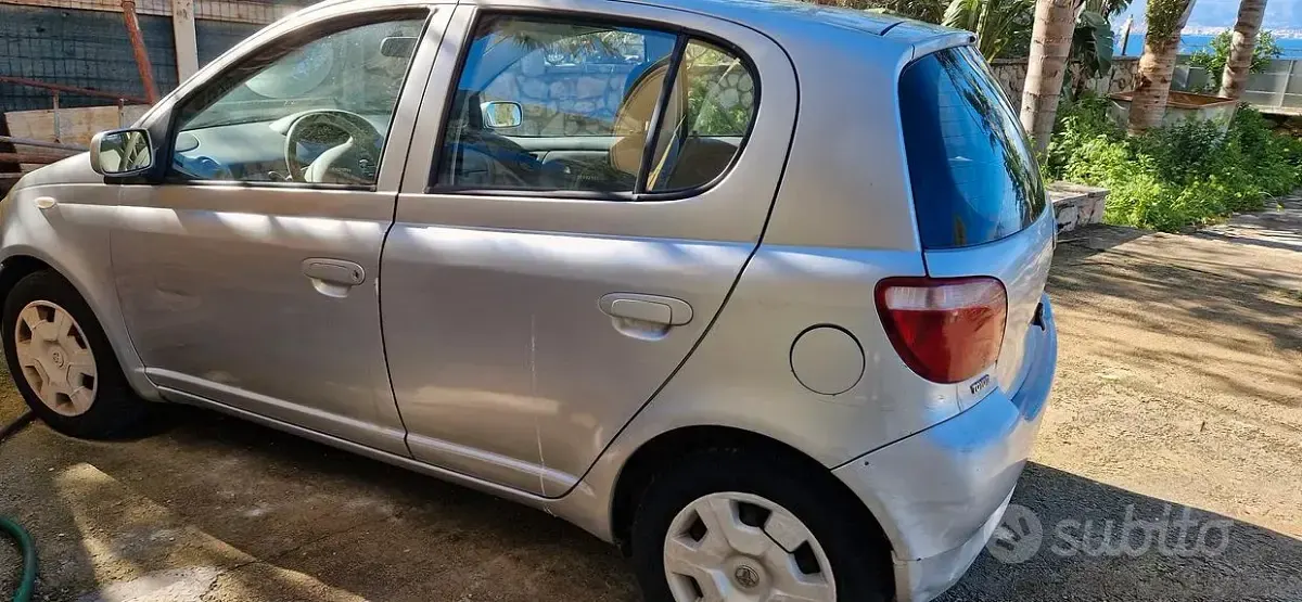 Usata Toyota Yaris 68 CV (50 kW) 2001 Berlina