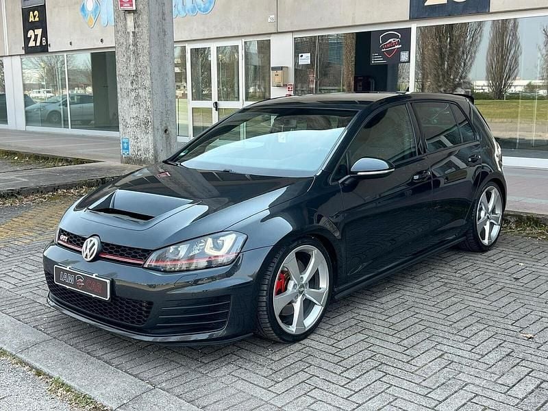 Usata VW Golf VII GTI 230 CV (169 kW) 2014 Berlina