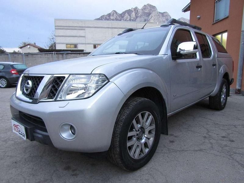 Usata Nissan Navara 231 CV (169 kW) 2012 Argento metallizzato Pick-up
