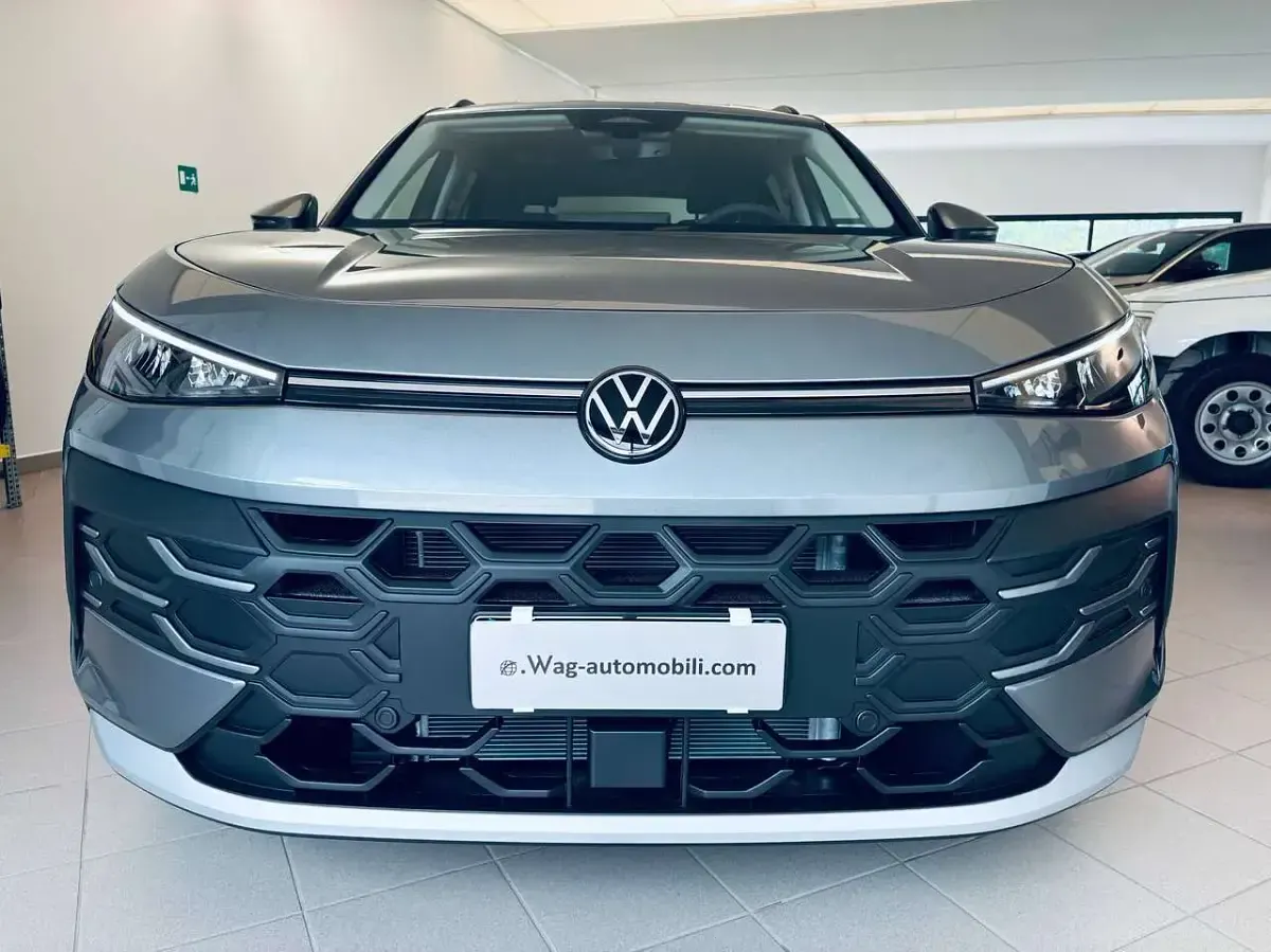 Nuova VW T-Roc Life 116 CV (85 kW) 2026 Wolf grey metallizzato SUV