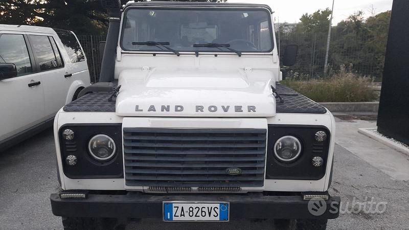 Usata Land Rover Defender 122 CV (89 kW) 2010 Bianco Station wagon