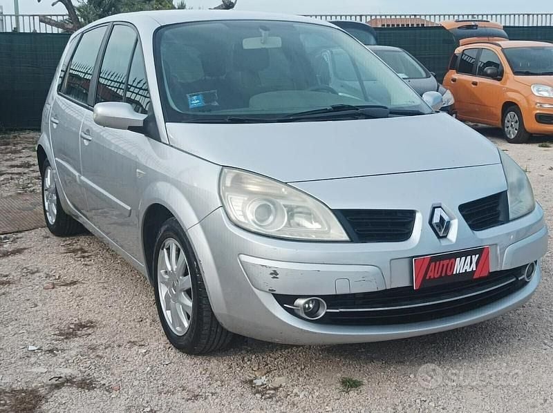 Usata Renault Scénic III Dynamique 110 CV (80 kW) 2009 Grigio Monovolume
