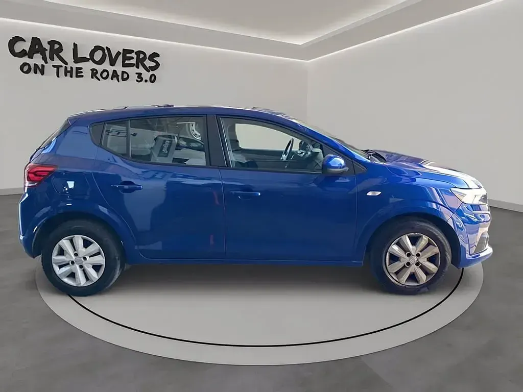 Usata Dacia Sandero Expression 101 CV (74 kW) 2023 Rqh blu iron Utilitaria