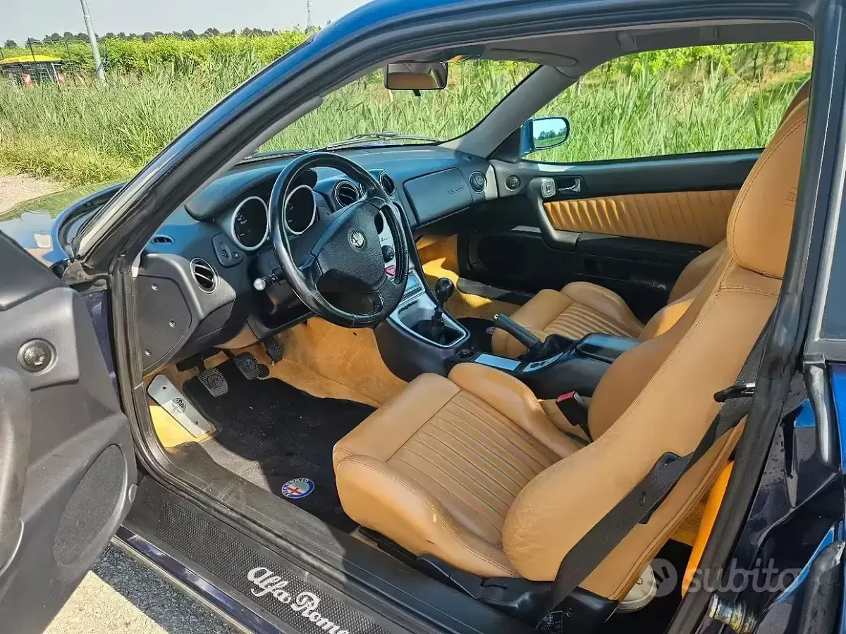 Usata Alfa Romeo GTV 201 CV (147 kW) 2024 Blu Coupé