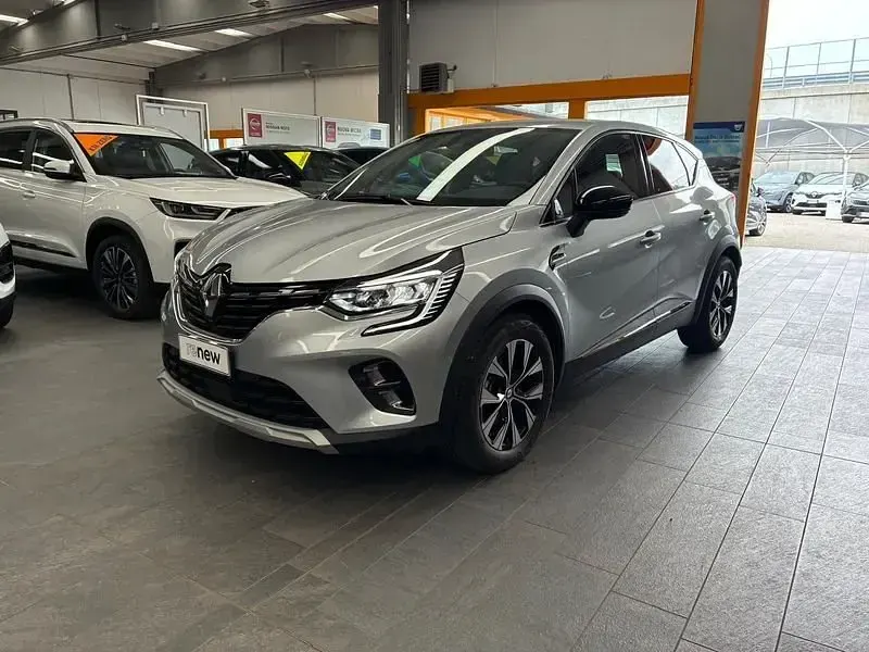 Usata Renault Captur Techno 143 CV (105 kW) 2023 Grigio SUV