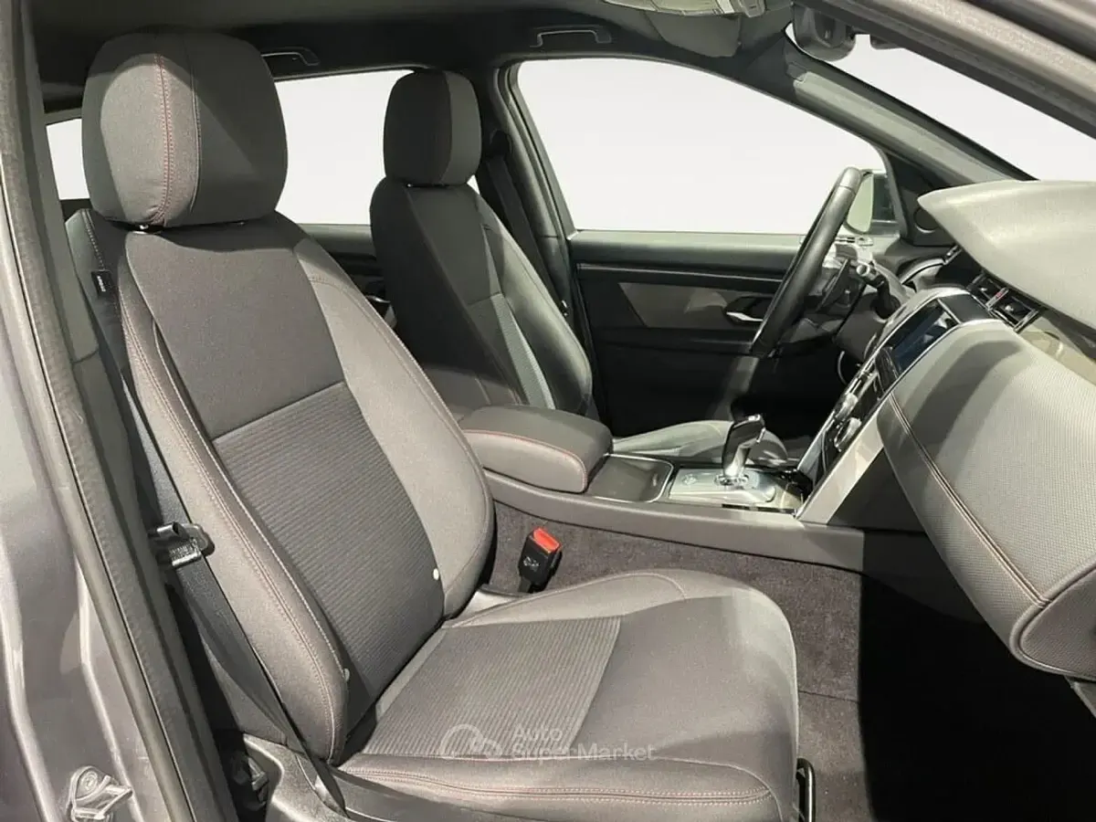 Usata Land Rover Discovery 5 R-Dynamic 150 CV (110 kW) 2020 Gray SUV