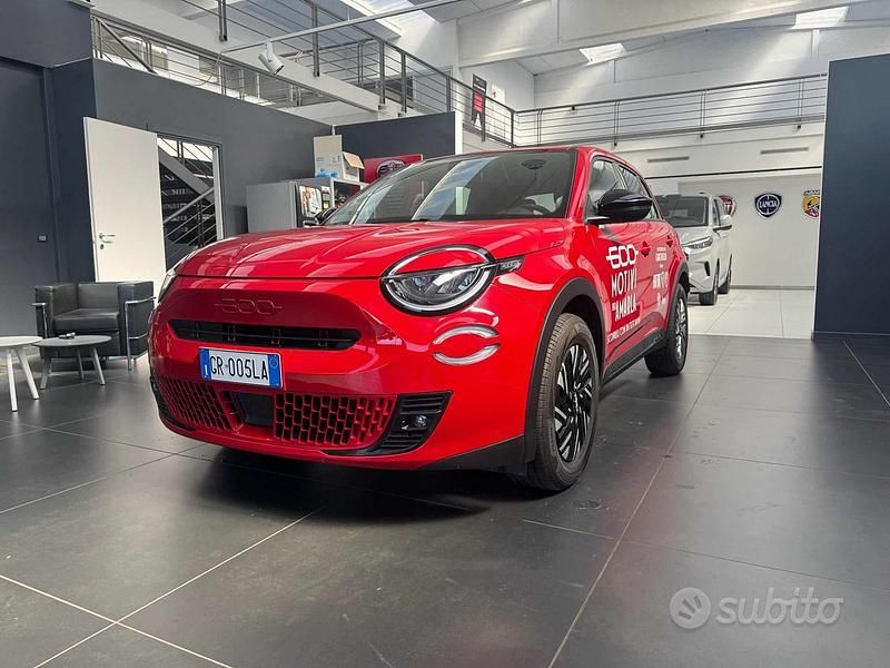Usata Fiat 600E Red 114 kW (156 CV) 2023 Rosso SUV