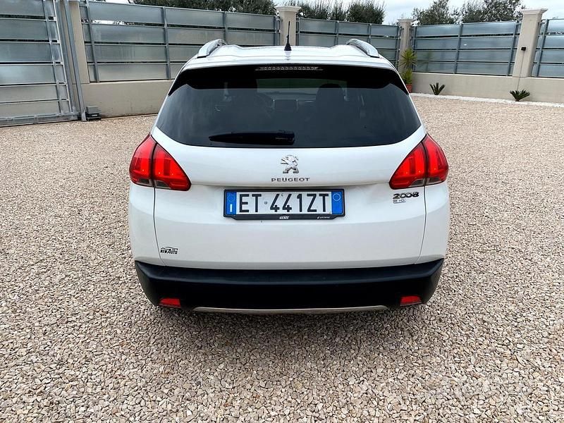 Usata Peugeot 2008 Allure 92 CV (67 kW) 2014 Bianco SUV