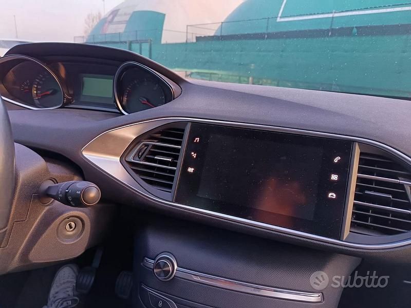 Usata Peugeot 308 SW 102 CV (75 kW) 2019 Bianco Station wagon