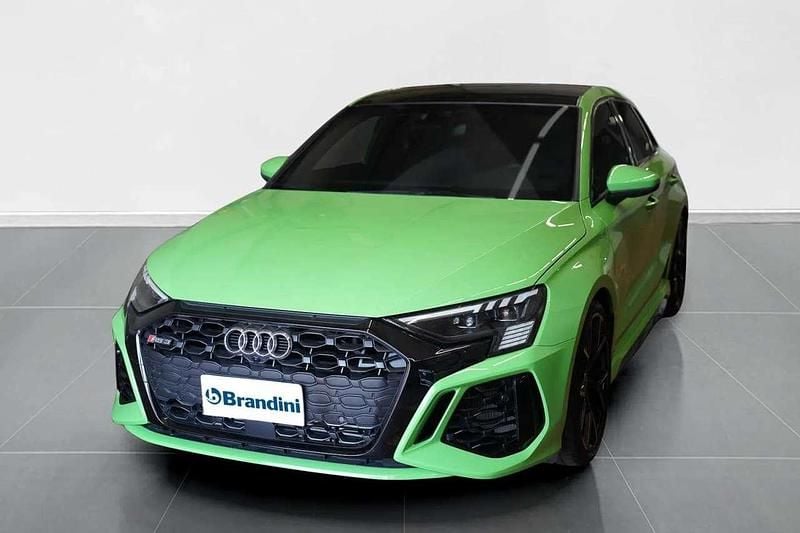 Verde Usata 2023 Audi RS3 Sportback Ambiente Due volumi | 55.935 € (Buon prezzo) - Immagine 1/4