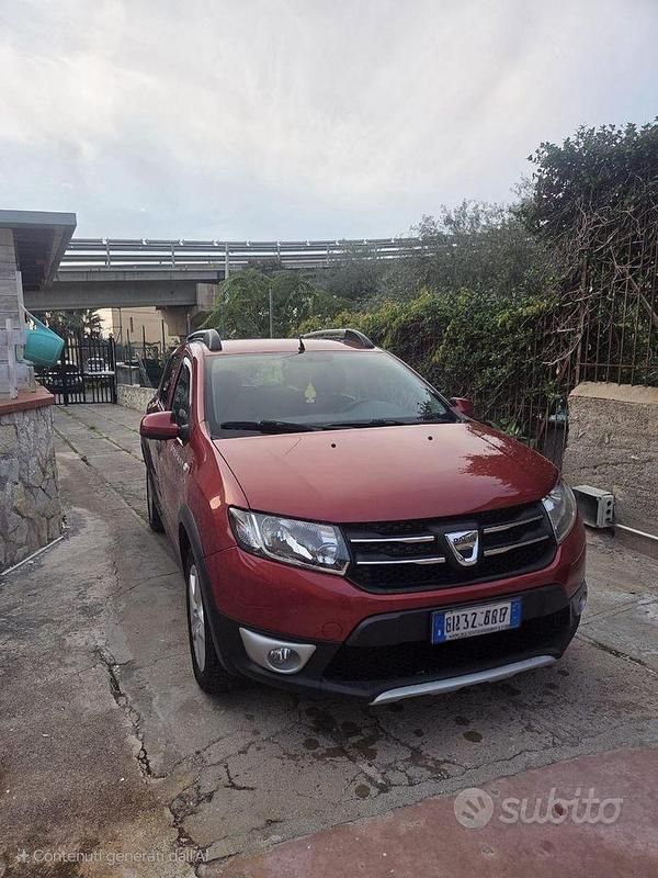 Usata Dacia Sandero Stepway 90 CV (66 kW) 2015 Berlina