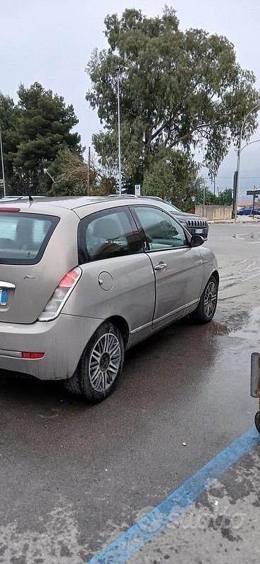 Usata Lancia Ypsilon 90 CV (66 kW) 2008 Beige Utilitaria