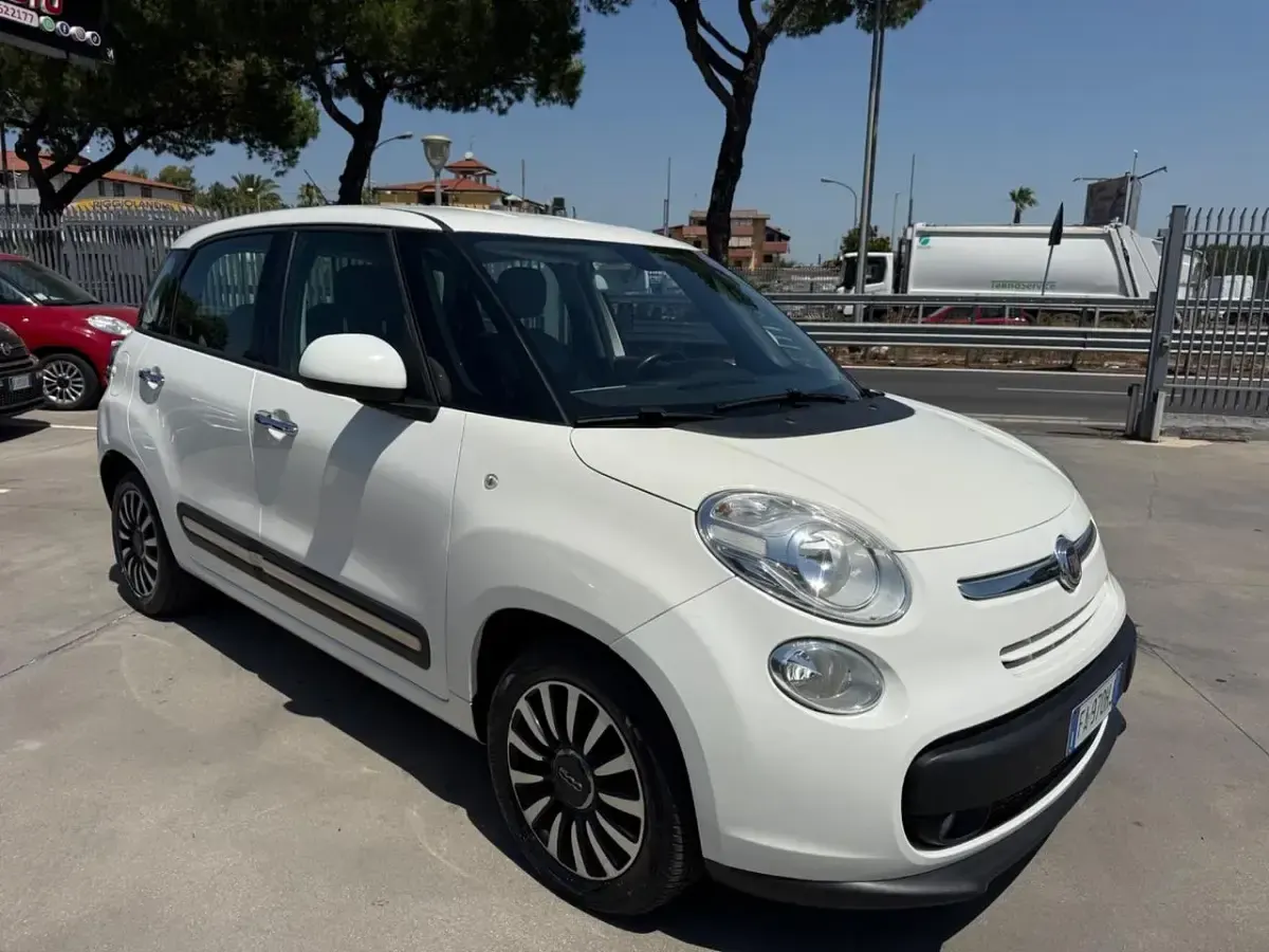 Usata Fiat 500L Lounge 95 CV (69 kW) 2015 Bianco Monovolume