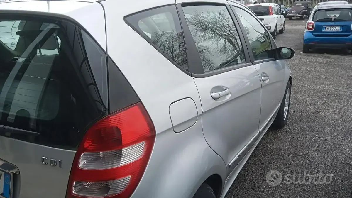 Usata Mercedes A180 Elegance 109 CV (80 kW) 2005 Grigio Berlina