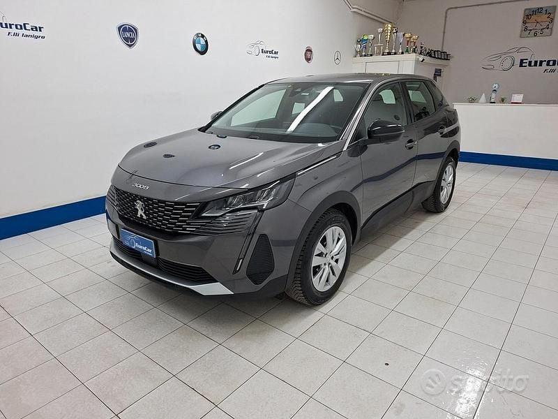 Usata Peugeot 3008 Active 130 CV (95 kW) 2022 Grigio SUV