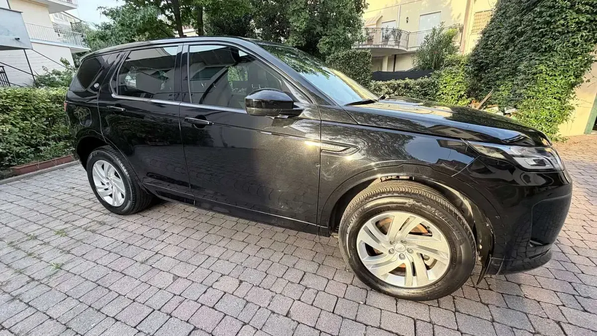 Usata Land Rover Discovery Sport R-Dynamic 163 CV (119 kW) 2022 Nero SUV