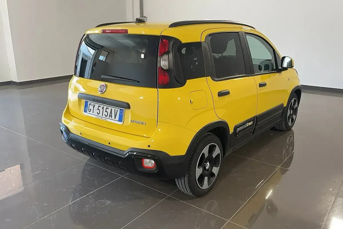 Usata Fiat Panda Cross Cross 70 CV (51 kW) 2025 509yellow solid paint Utilitaria