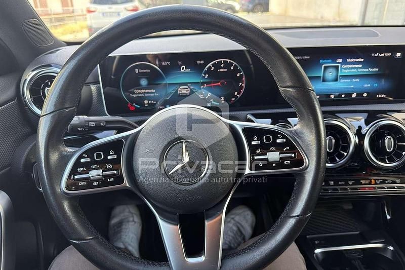 Usata Mercedes A200 Premium 163 CV (119 kW) 2019 Grigio Utilitaria
