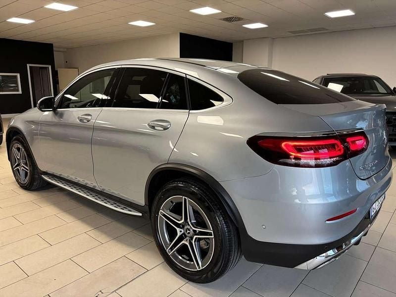 Usado Mercedes GLC300e Premium 194 CV (142 kW) 2022 Plateado Coupe