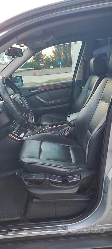 Begagnad BMW X5 2004 Grå SUV