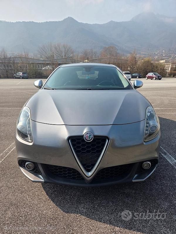 Usata Alfa Romeo Giulietta Super 120 CV (88 kW) 2016 Grigio Utilitaria