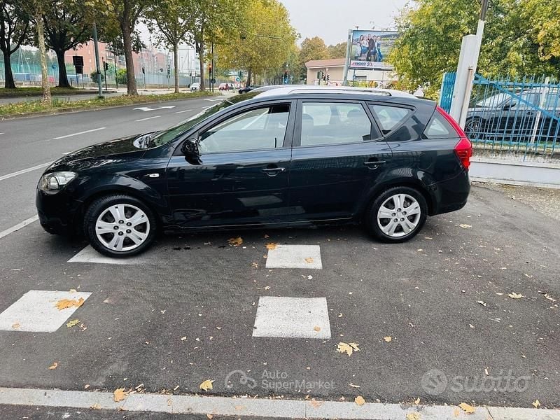 Usata Kia Ceed EX 90 CV (66 kW) 2011 Nero Utilitaria