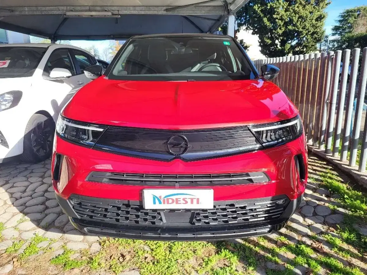 Usata Opel Mokka GS Line 110 CV (80 kW) 2021 Bicolore rosso tetto nero SUV