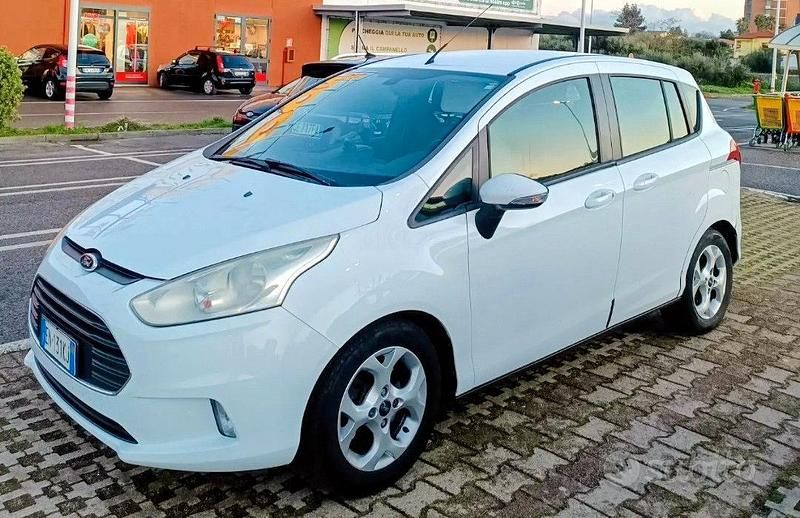 Begagnad Ford B-MAX 101 HK (74 kW) 2012 Vit Minibuss