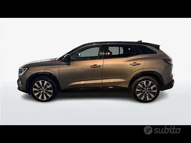 Usata Renault Austral Techno 131 CV (96 kW) 2025 Grigio scuro SUV