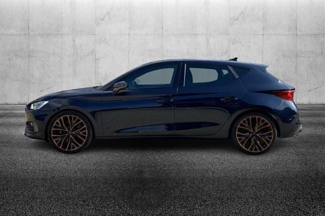 Usata Cupra Leon 300 CV (220 kW) 2022 Blu metallizzato Berlina